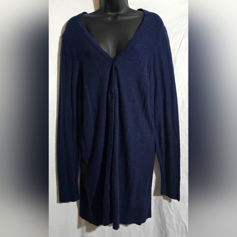 NWOT TORRID BUTTON FRONT CARDIGAN SIZE 2